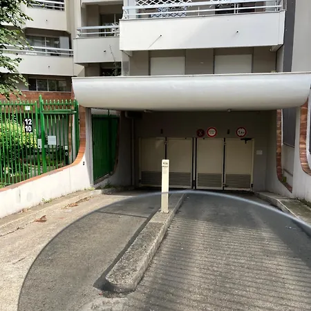Cosy Duplex Avec Parking à 19 By Immo Kit