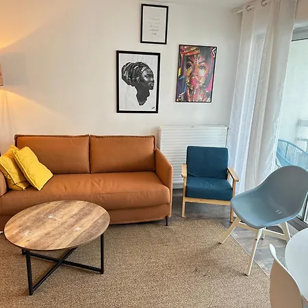 Cosy Duplex Avec Parking à 19 By Immo Kit Parigi