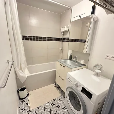 Cosy Duplex Avec Parking à 19 By Immo Kit